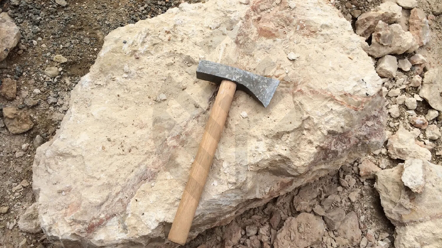 WEG Stone Wall Axe(1)